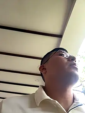 andrewmhilton  online show from October 8, 2025, 6:41 pm