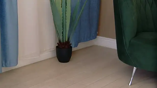 Snapshot of Bailey_Rush chatting on December 19, 2025, 4:09 pm Bailey Rush online show from December 19, 2025, 4:09 pm