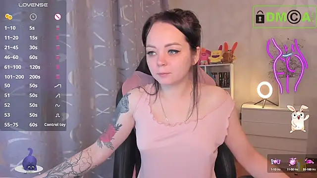 AnnyHoney  online show from October 14, 2025, 9:10 am