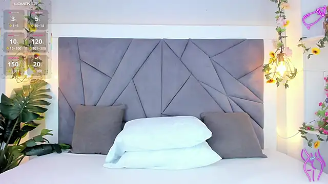 Snapshot of KiarhaTrixie chatting on November 23, 2025, 3:16 am KiarhaTrixie online show from November 23, 2025, 3:16 am