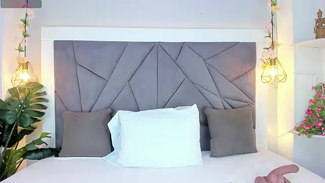 Snapshot of KiarhaTrixie chatting on September 9, 2025, 11:19 am KiarhaTrixie online show from September 9, 2025, 11:19 am