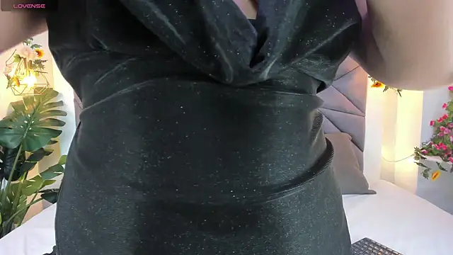 Snapshot of KiarhaTrixie chatting on November 9, 2025, 3:10 am KiarhaTrixie online show from November 9, 2025, 3:10 am