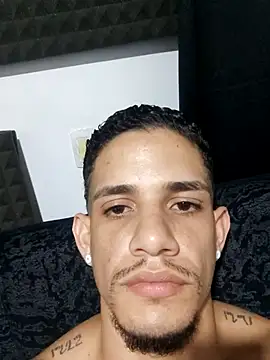 jhonnysnow17 online show from January 18, 2026, 7:23 am