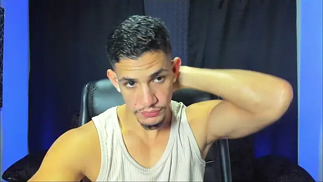 jhonnysnow17 online show from November 16, 2025, 4:06 am