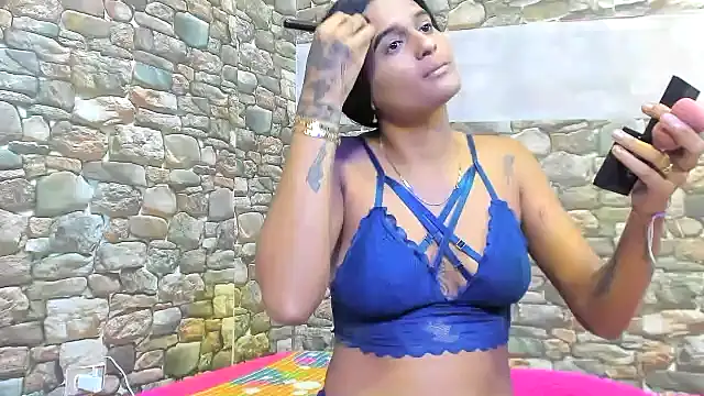 chicamir22 online show from January 27, 2025, 8:07 pm