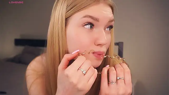 EllenReeves online show from February 28, 2025, 12:42 pm