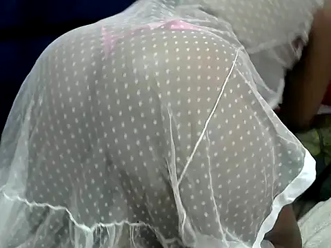 Snapshot of Lelety79 chatting on September 12, 2025, 10:15 am Lelety79 online show from September 12, 2025, 10:15 am