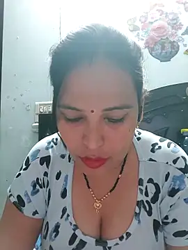 Snapshot of Poojabhabi101 chatting on February 10, 2026, 6:23 am Poojabhabi101 online show from February 10, 2026, 6:23 am