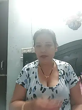 Snapshot of Poojabhabi101 chatting on February 17, 2026, 5:16 am Poojabhabi101 online show from February 17, 2026, 5:16 am