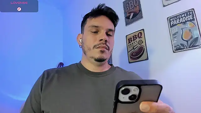 Snapshot of alejandro_stark chatting on February 6, 2026, 1:45 am alejandro stark online show from February 6, 2026, 1:45 am