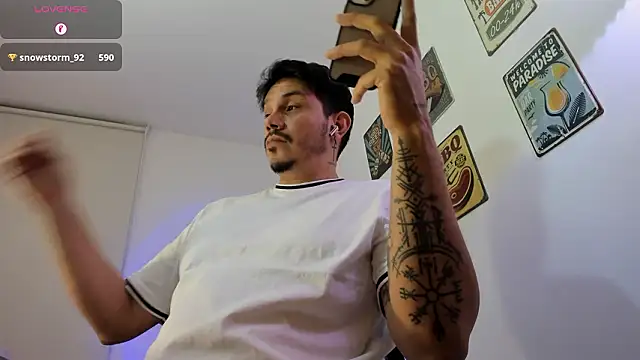 Snapshot of alejandro_stark chatting on February 2, 2026, 11:37 pm alejandro stark online show from February 2, 2026, 11:37 pm