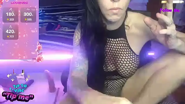 VenusX online show from March 12, 2025, 5:24 am