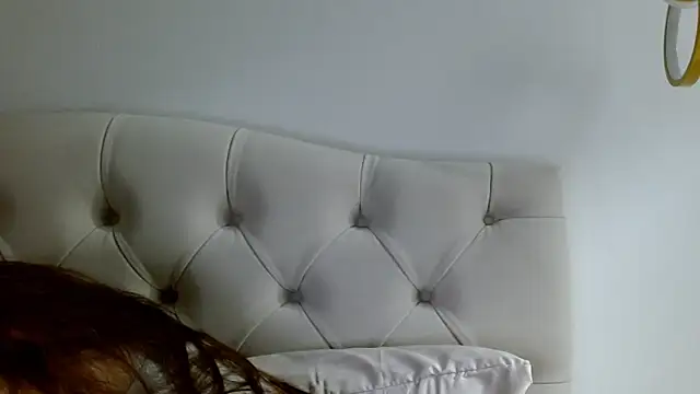 Snapshot of Mika_Gold chatting on June 18, 2026, 7:52 pm Mika Gold online show from June 18, 2026, 7:52 pm