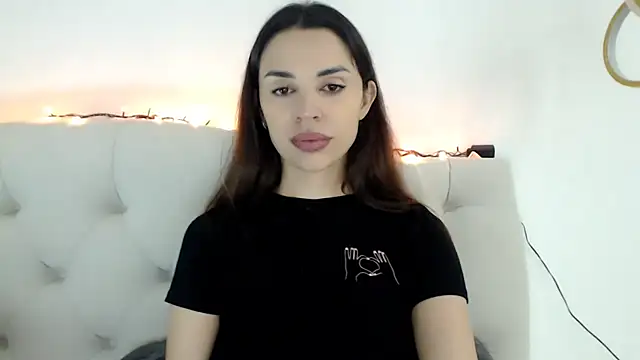 Mika Gold online show from December 15, 2025, 12:22 pm