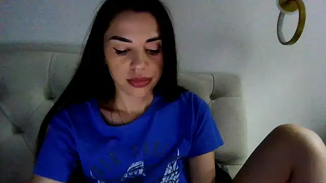 Snapshot of Mika_Gold chatting on June 4, 2026, 6:45 pm Mika Gold online show from June 4, 2026, 6:45 pm
