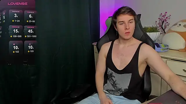 Snapshot of Vincent_Strong chatting on October 1, 2025, 7:57 am Vincent Strong online show from October 1, 2025, 7:57 am