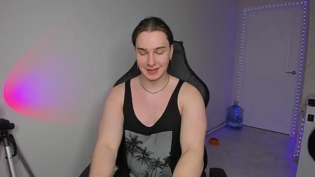 Snapshot of Vincent_Strong chatting on January 22, 2025, 10:29 am Vincent Strong online show from January 22, 2025, 10:29 am