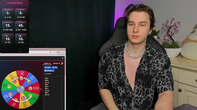 Snapshot of Vincent_Strong chatting on November 16, 2025, 9:03 am Vincent Strong online show from November 16, 2025, 9:03 am