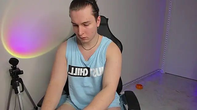 Snapshot of Vincent_Strong chatting on February 16, 2025, 7:37 am Vincent Strong online show from February 16, 2025, 7:37 am