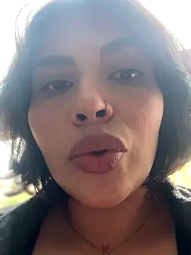 GigiiStone online show from October 26, 2025, 7:03 pm