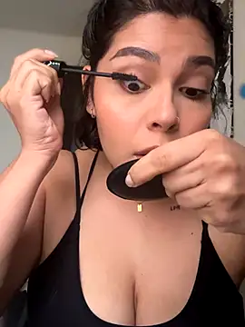 GigiiStone online show from October 13, 2025, 4:41 pm