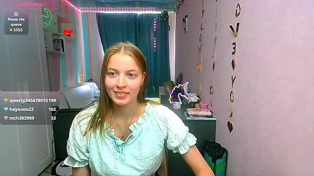   Aphrodita  wow   online show from September 20, 2025, 8:52 am