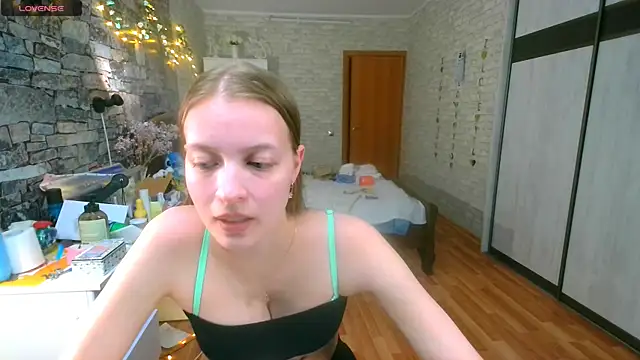 Snapshot of __Aphrodita__wow__ chatting on May 22, 2026, 3:10 pm Aphrodita wow online show from May 22, 2026, 3:10 pm