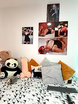 Snapshot of zafiro_mo0n chatting on October 31, 2025, 9:11 pm zafiro mo0n online show from October 31, 2025, 9:11 pm