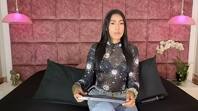 Taly Fox online show from June 1, 2026, 10:20 pm
