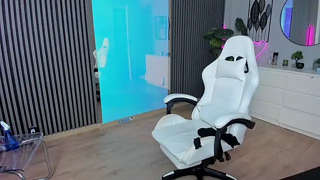 SeraVonDee online show from December 12, 2024, 2:48 am