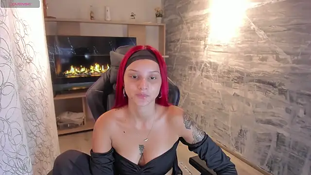 CinthiaCollins online show from July 13, 2026, 4:06 pm