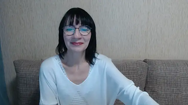 Erica95Bloom online show from November 14, 2025, 11:14 am