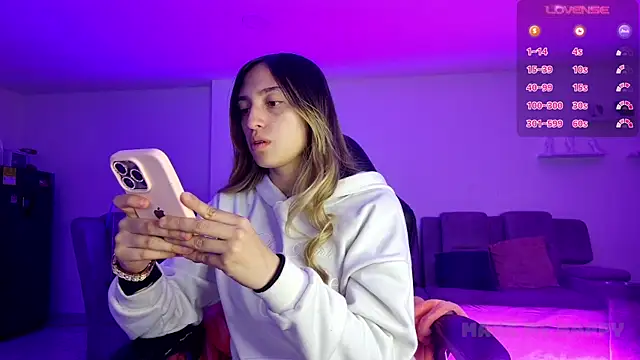 TiffanyBela online show from October 26, 2025, 11:38 pm