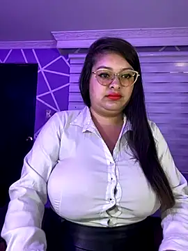 Snapshot of MiiaaJoness chatting on October 29, 2025, 3:00 pm MiiaaJoness online show from October 29, 2025, 3:00 pm