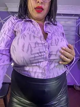 Snapshot of MiiaaJoness chatting on July 28, 2026, 3:21 pm MiiaaJoness online show from July 28, 2026, 3:21 pm