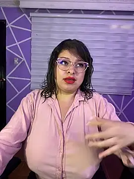 Snapshot of MiiaaJoness chatting on July 16, 2026, 3:53 pm MiiaaJoness online show from July 16, 2026, 3:53 pm