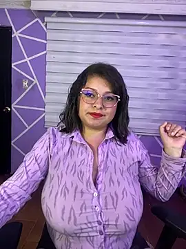 Snapshot of MiiaaJoness chatting on July 28, 2026, 7:39 pm MiiaaJoness online show from July 28, 2026, 7:39 pm