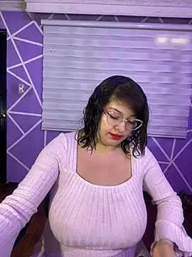 Snapshot of MiiaaJoness chatting on July 9, 2026, 3:33 pm MiiaaJoness online show from July 9, 2026, 3:33 pm