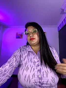 Snapshot of MiiaaJoness chatting on November 10, 2025, 4:12 pm MiiaaJoness online show from November 10, 2025, 4:12 pm