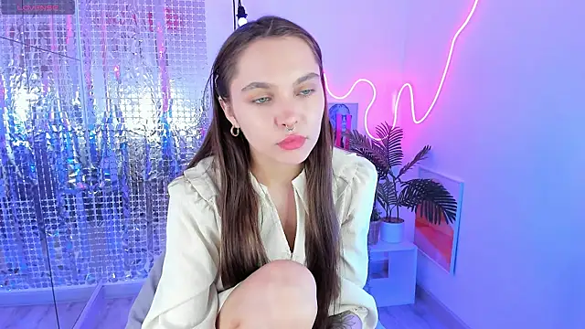 ChloeSunny online show from June 26, 2026, 2:01 pm