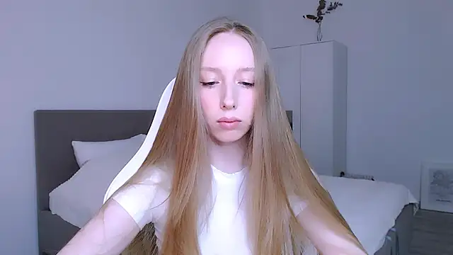 Snapshot of Luna_insniity chatting on December 1, 2025, 9:15 pm Luna insniity online show from December 1, 2025, 9:15 pm