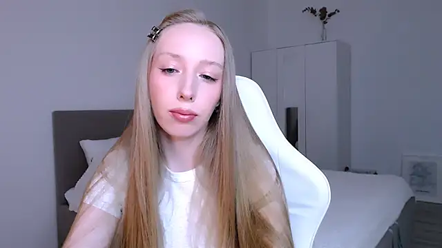 Snapshot of Luna_insniity chatting on January 15, 2026, 8:56 pm Luna insniity online show from January 15, 2026, 8:56 pm