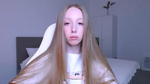 Snapshot of Luna_insniity chatting on December 16, 2025, 9:08 pm Luna insniity online show from December 16, 2025, 9:08 pm