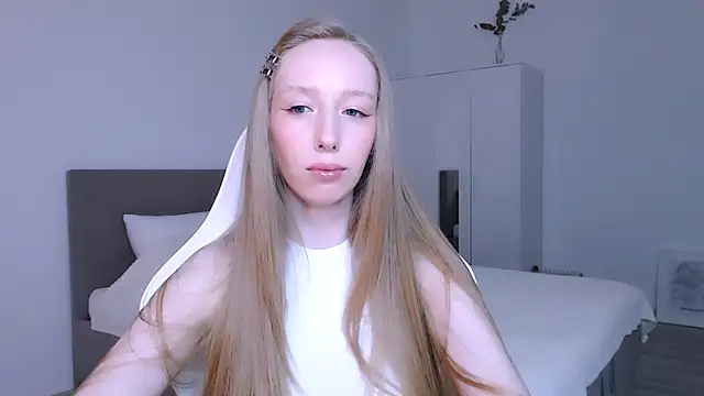 Luna insniity online show from November 10, 2025, 7:19 pm