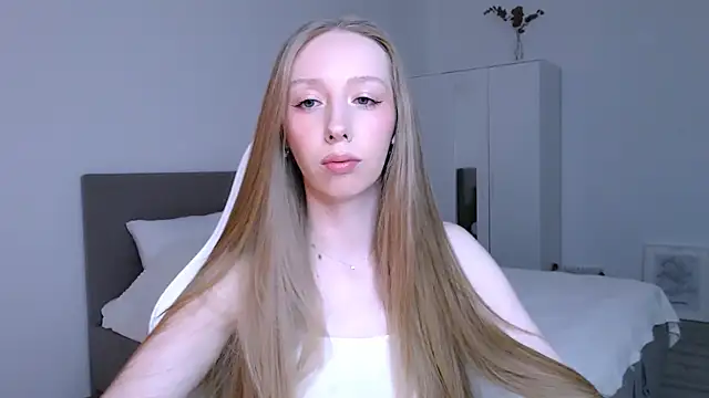 Snapshot of Luna_insniity chatting on January 11, 2026, 8:38 pm Luna insniity online show from January 11, 2026, 8:38 pm