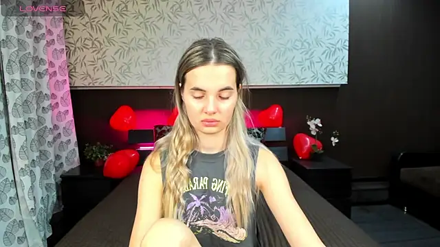Snapshot of Donna_Evans chatting on February 23, 2025, 12:08 am Donna Evans online show from February 23, 2025, 12:08 am