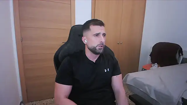 Snapshot of alex877x chatting on October 10, 2025, 8:31 pm alex877x online show from October 10, 2025, 8:31 pm