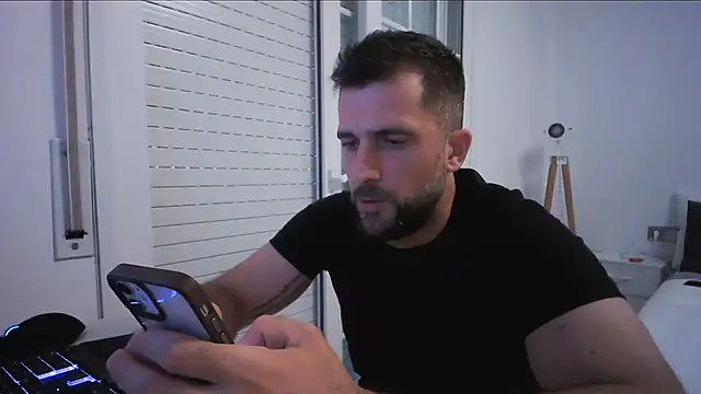 alex877x online show from July 24, 2026, 6:04 pm