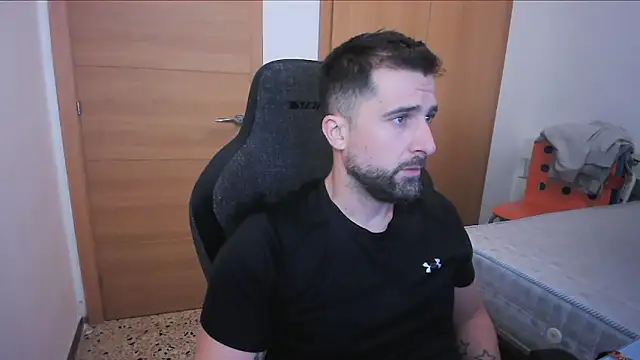 Snapshot of alex877x chatting on October 16, 2025, 6:32 am alex877x online show from October 16, 2025, 6:32 am