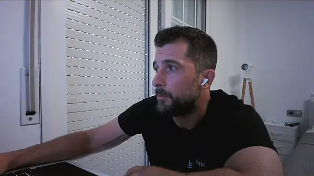 alex877x online show from July 17, 2026, 5:32 pm